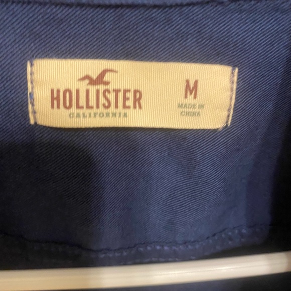 NAVY BLUE HOLLISTER SHIRT SIZE M👕WORN ONCE👕 - Picture 6 of 6